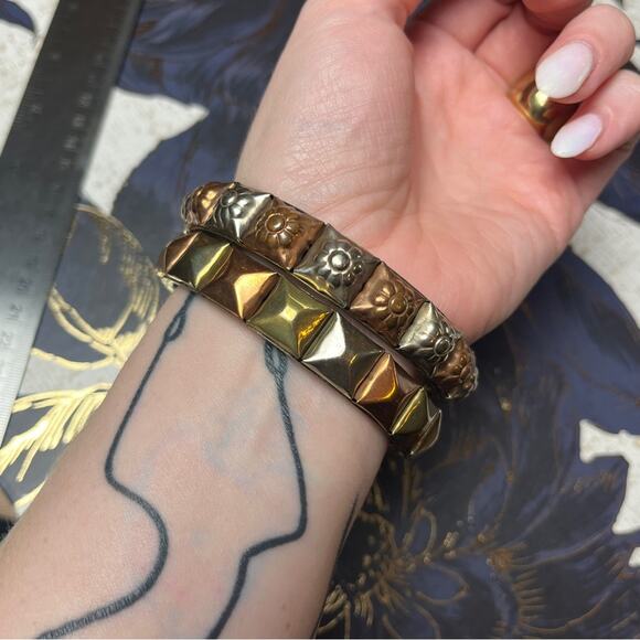 Vintage 70s Solid Brass & Copper Gold and Silver Floral Bangle Bracelet Set D1 - Picture 9 of 13